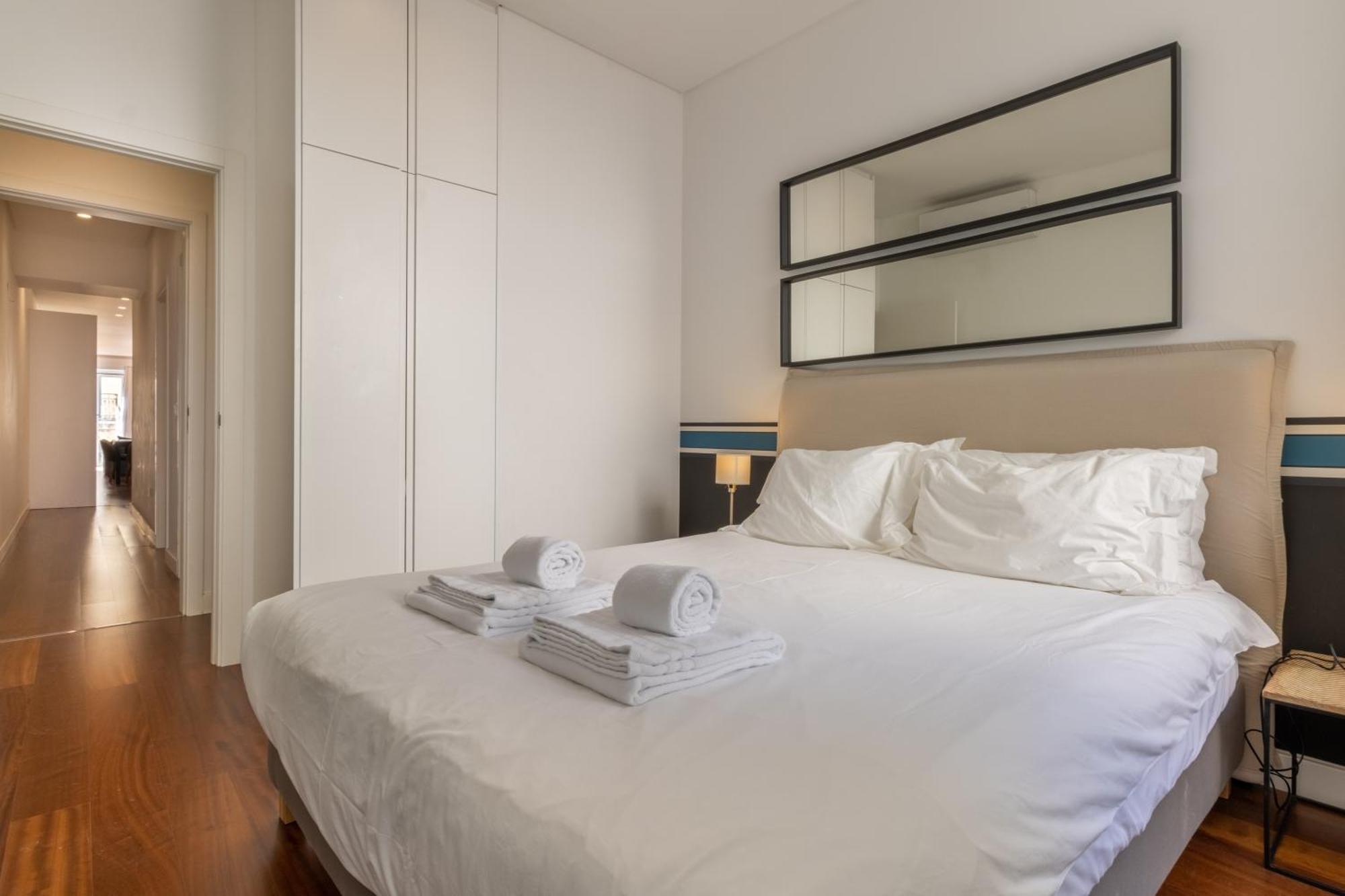 Apartament Modern 3Br, Terrace, Ac/Heating & Self Check-In Lizbona Zewnętrze zdjęcie