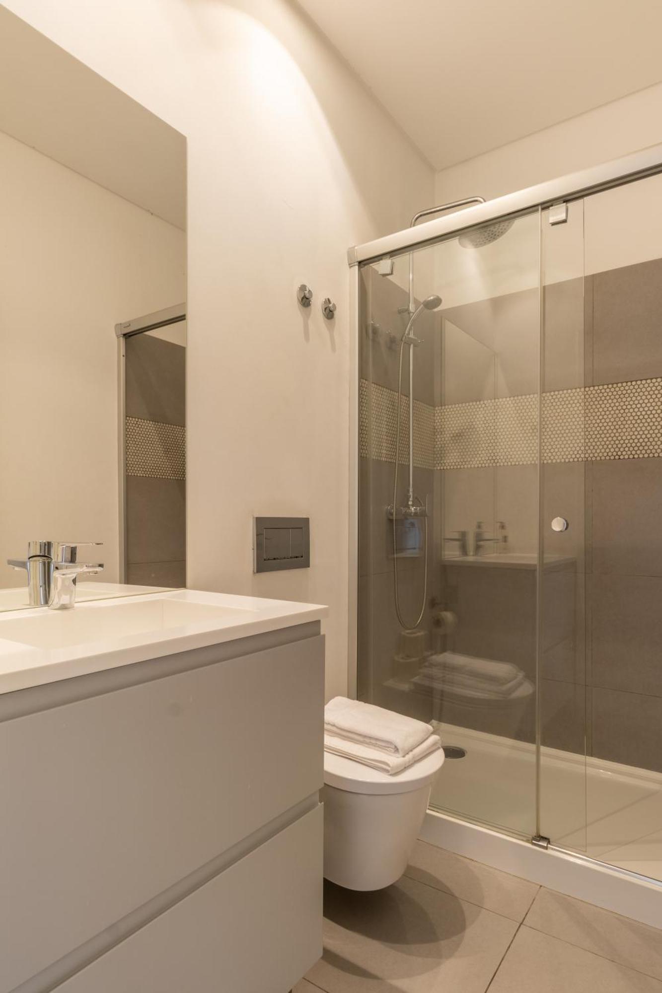 Apartament Modern 3Br, Terrace, Ac/Heating & Self Check-In Lizbona Zewnętrze zdjęcie