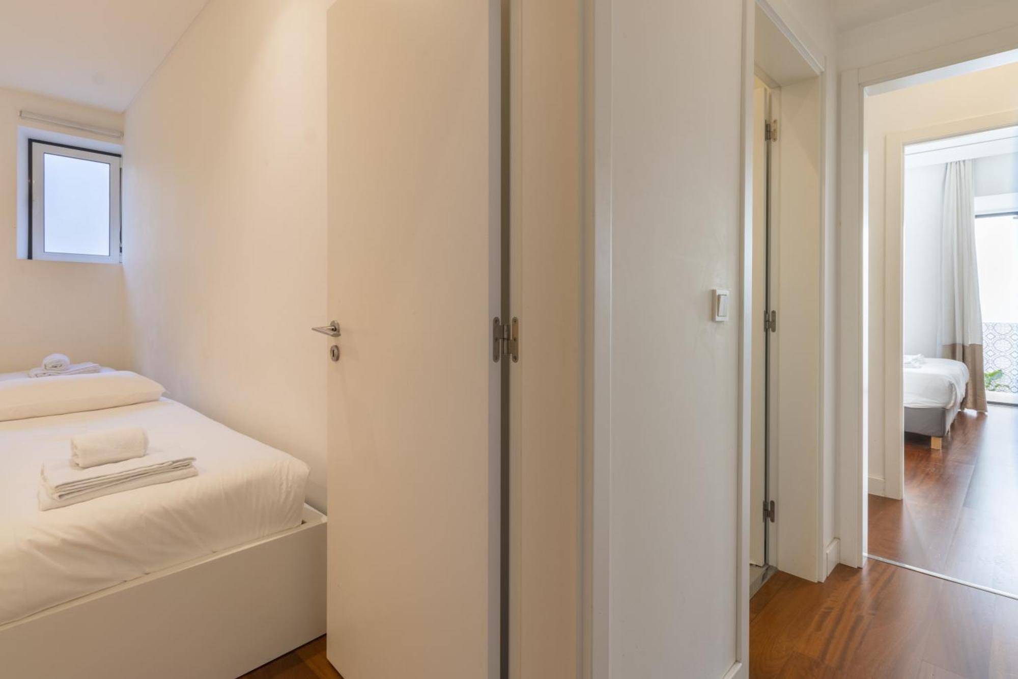 Apartament Modern 3Br, Terrace, Ac/Heating & Self Check-In Lizbona Zewnętrze zdjęcie