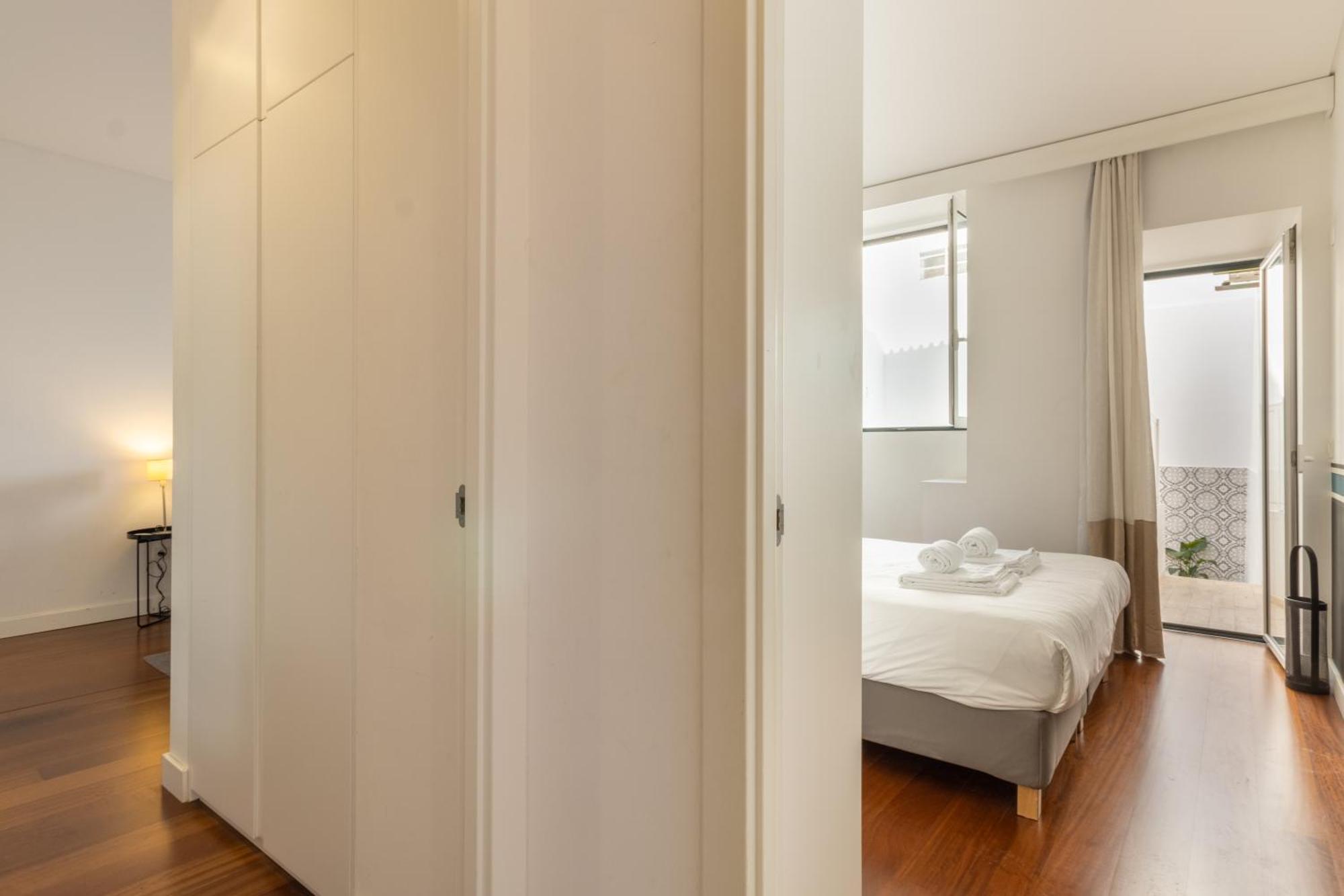 Apartament Modern 3Br, Terrace, Ac/Heating & Self Check-In Lizbona Zewnętrze zdjęcie