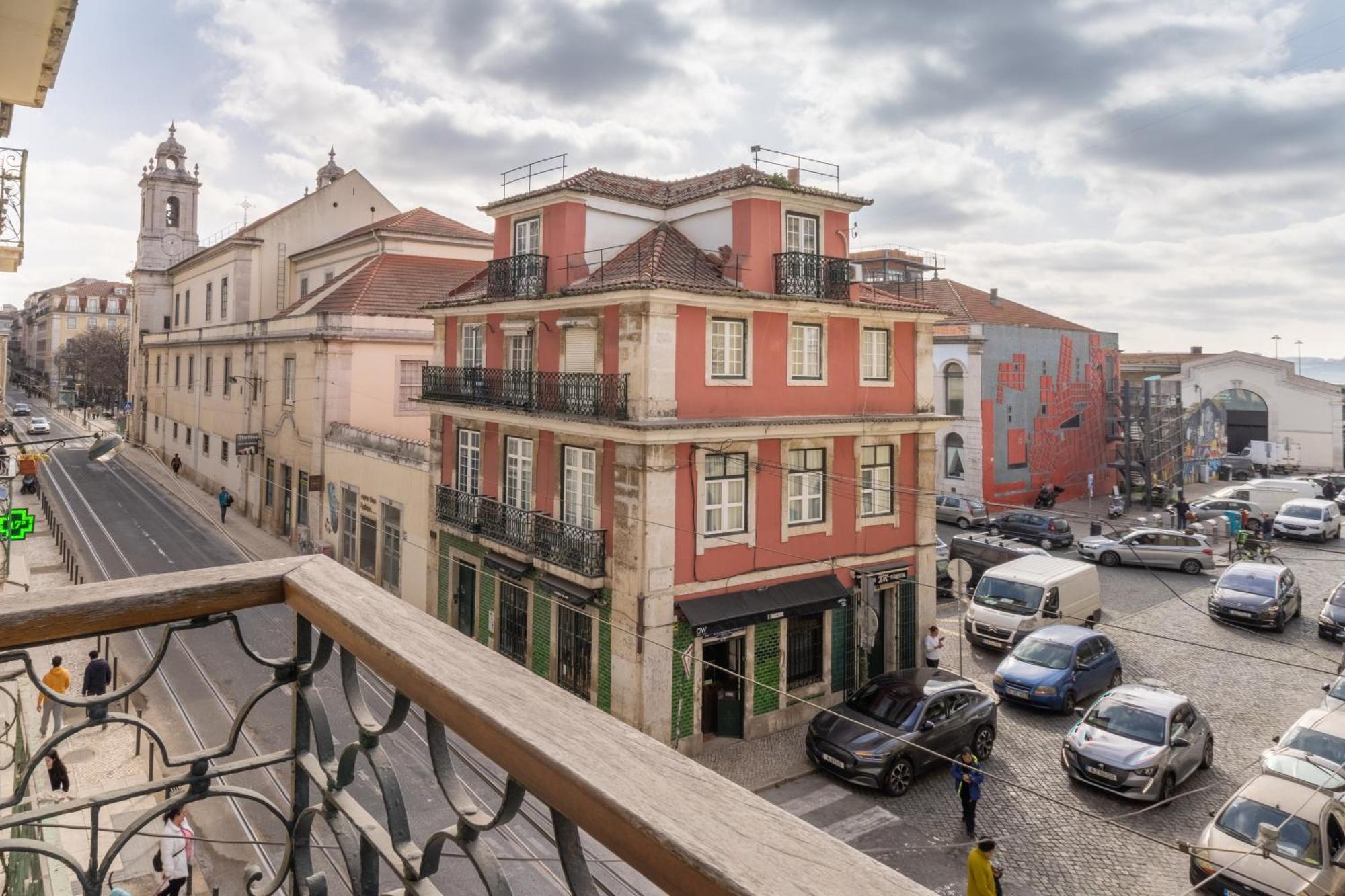 Apartament Modern 3Br, Terrace, Ac/Heating & Self Check-In Lizbona Zewnętrze zdjęcie